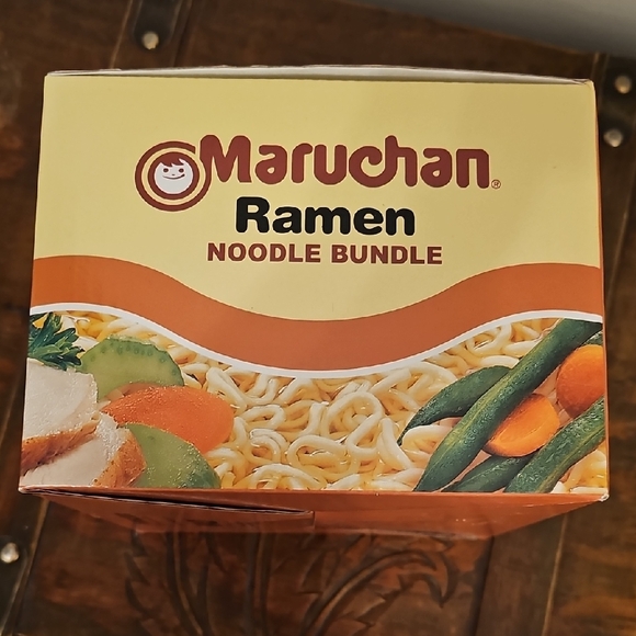 MAD Engine Maruchan Ramen Noodle Bundle - Orange and White - Picture 4 of 8